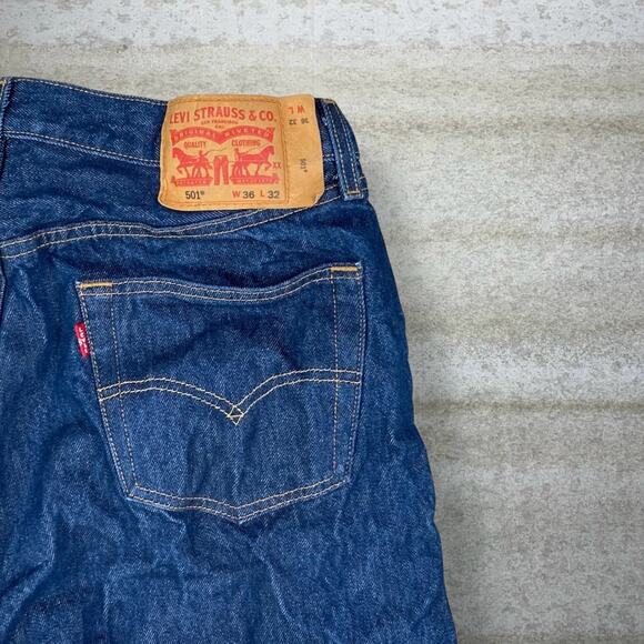 Levis Jeans 501 Regular Straight Leg Fit Dark Wash Denim Button Fly Red Tab - Picture 3 of 6